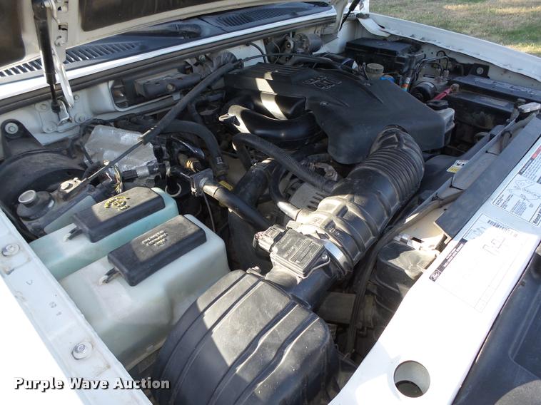 image for item L4082 2001 Ford Explorer SUV