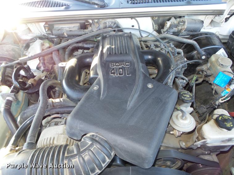 image for item L4082 2001 Ford Explorer SUV
