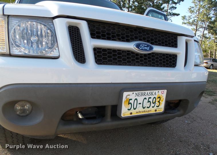 image for item L4082 2001 Ford Explorer SUV