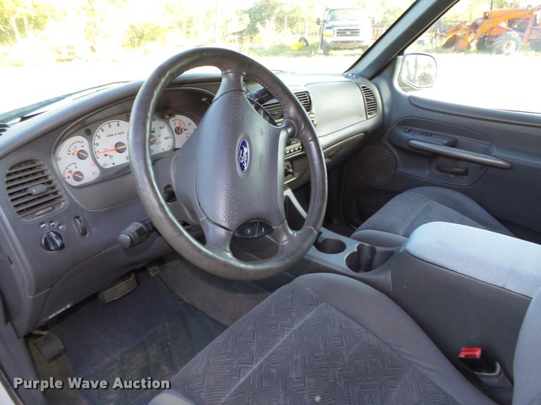 image for item L4082 2001 Ford Explorer SUV