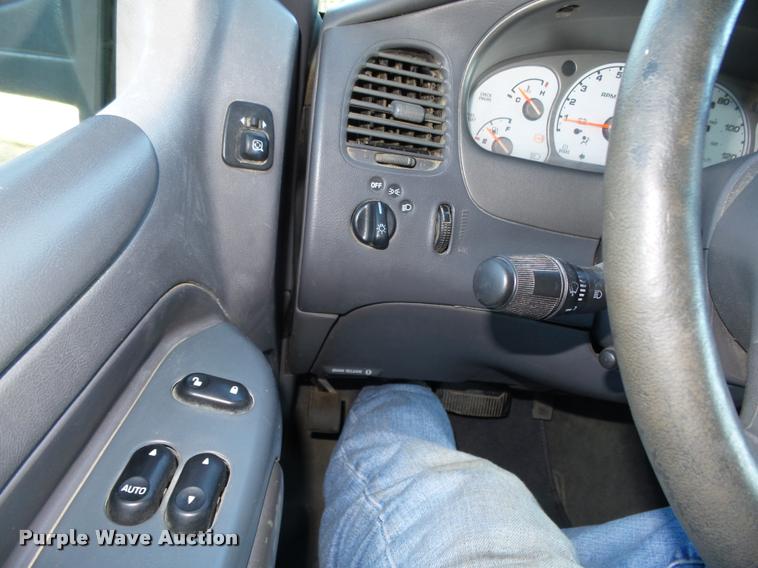 image for item L4082 2001 Ford Explorer SUV