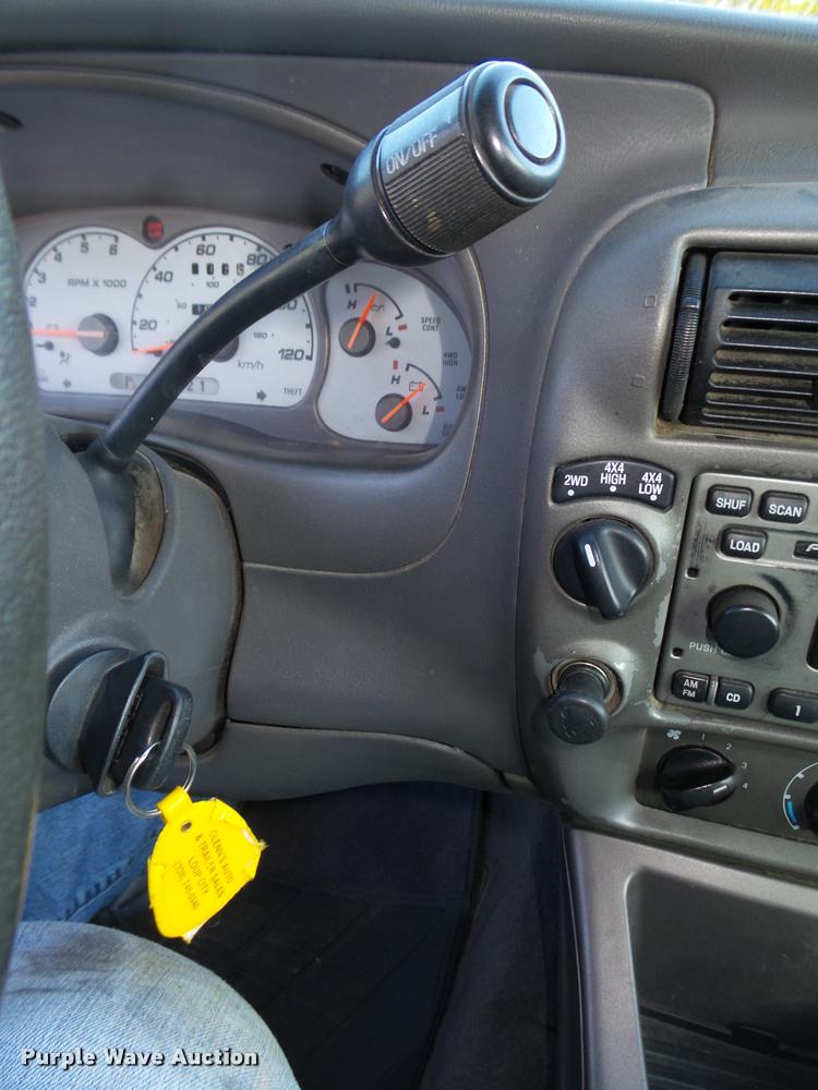 image for item L4082 2001 Ford Explorer SUV