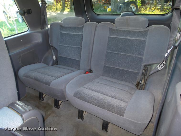 image for item L4082 2001 Ford Explorer SUV