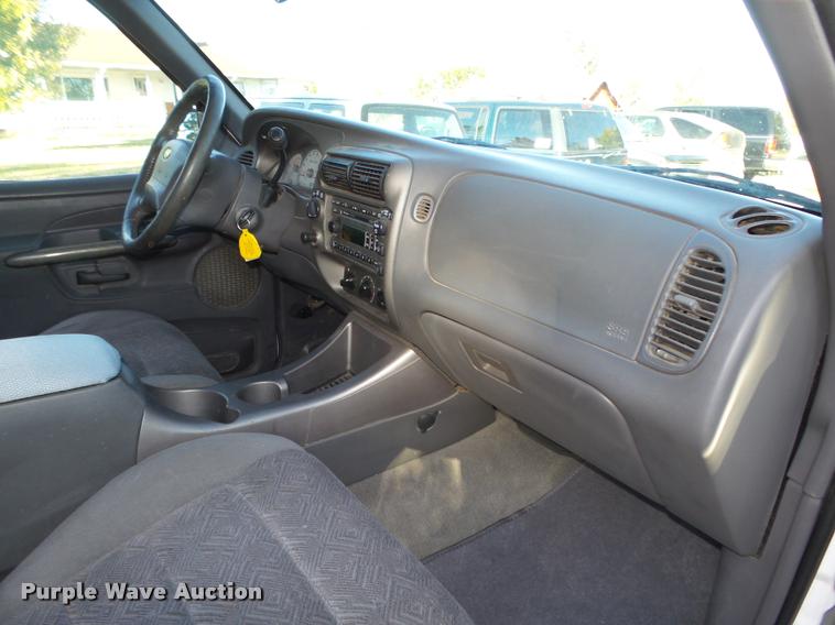 image for item L4082 2001 Ford Explorer SUV