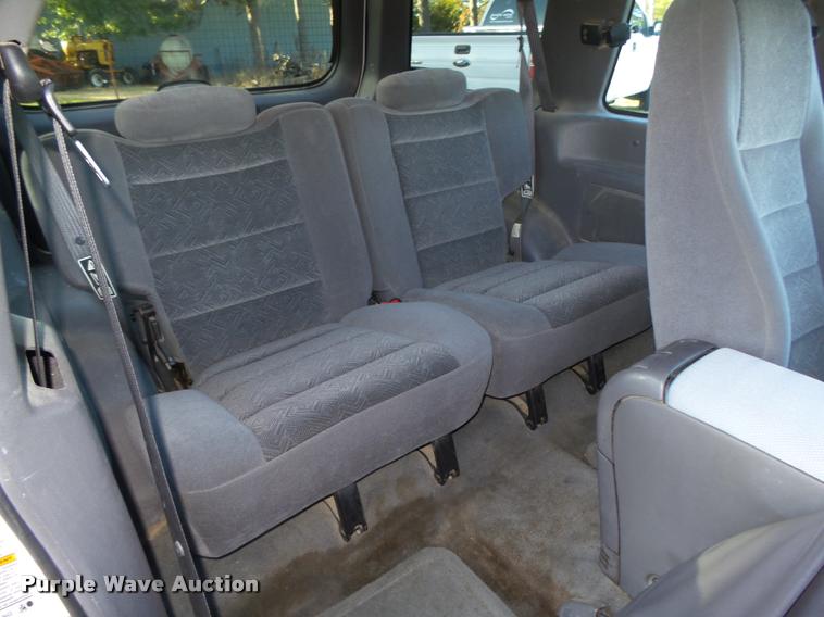 image for item L4082 2001 Ford Explorer SUV