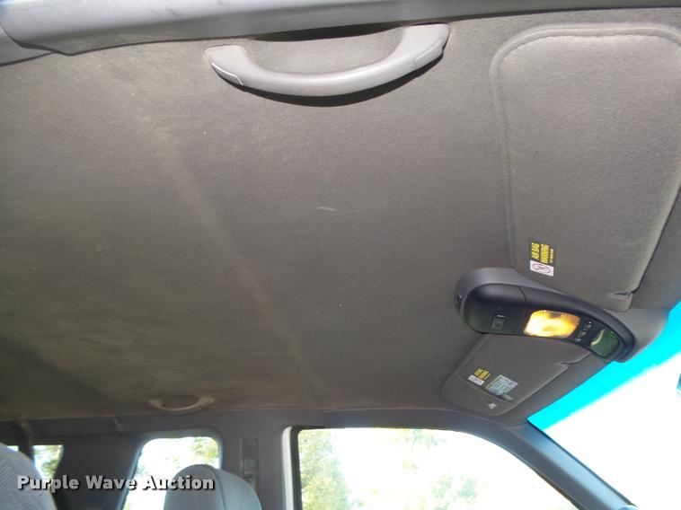 image for item L4082 2001 Ford Explorer SUV