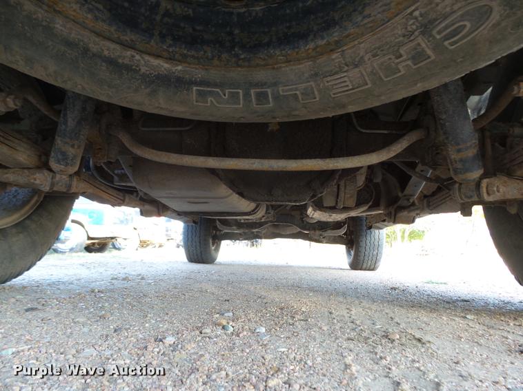 image for item L4082 2001 Ford Explorer SUV