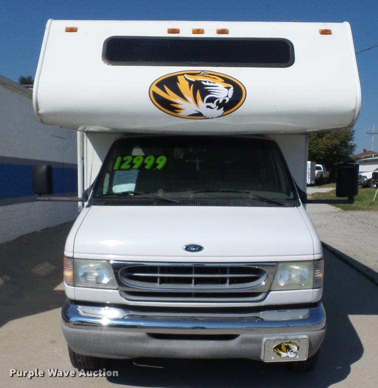 image for item L4252 2003 Ford Econoline E450 Super Duty Forest River Sunseeker RV