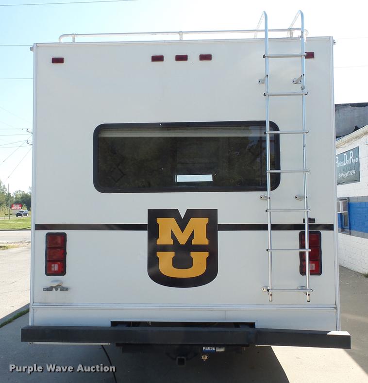 image for item L4252 2003 Ford Econoline E450 Super Duty Forest River Sunseeker RV