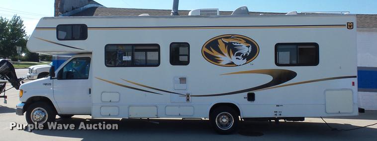 image for item L4252 2003 Ford Econoline E450 Super Duty Forest River Sunseeker RV