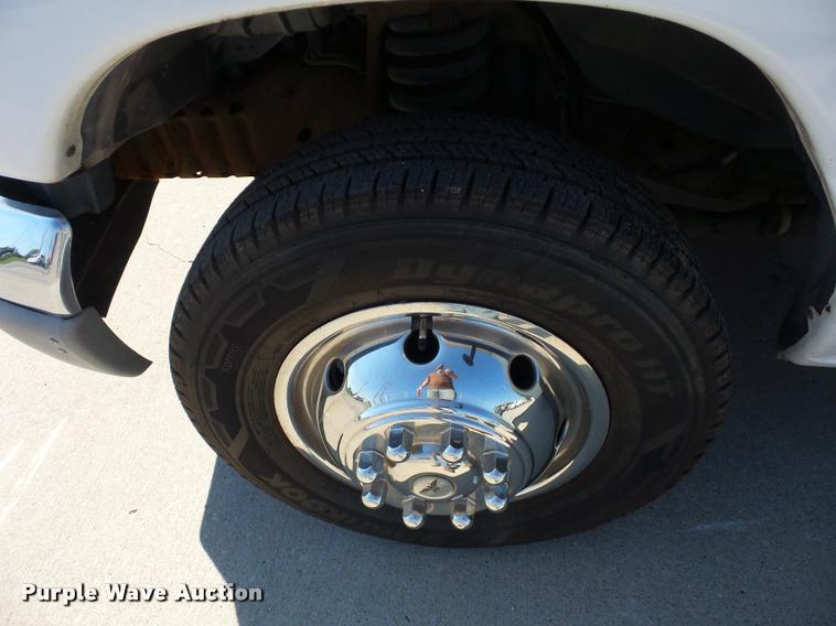 image for item L4252 2003 Ford Econoline E450 Super Duty Forest River Sunseeker RV