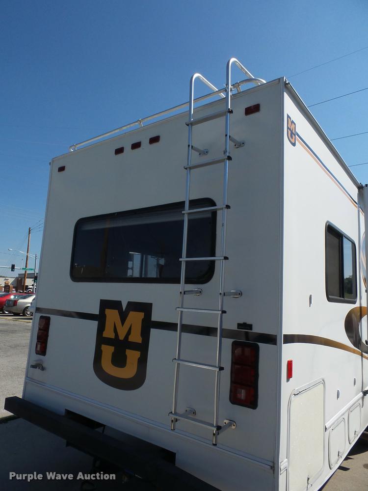 image for item L4252 2003 Ford Econoline E450 Super Duty Forest River Sunseeker RV