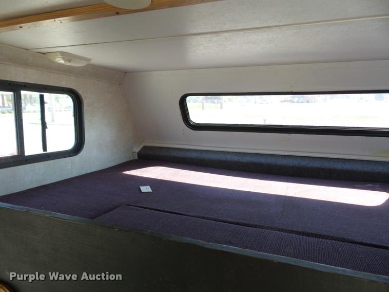 image for item L4252 2003 Ford Econoline E450 Super Duty Forest River Sunseeker RV