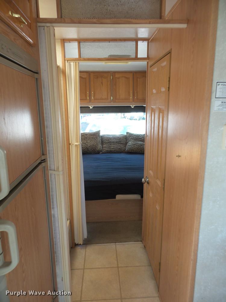 image for item L4252 2003 Ford Econoline E450 Super Duty Forest River Sunseeker RV