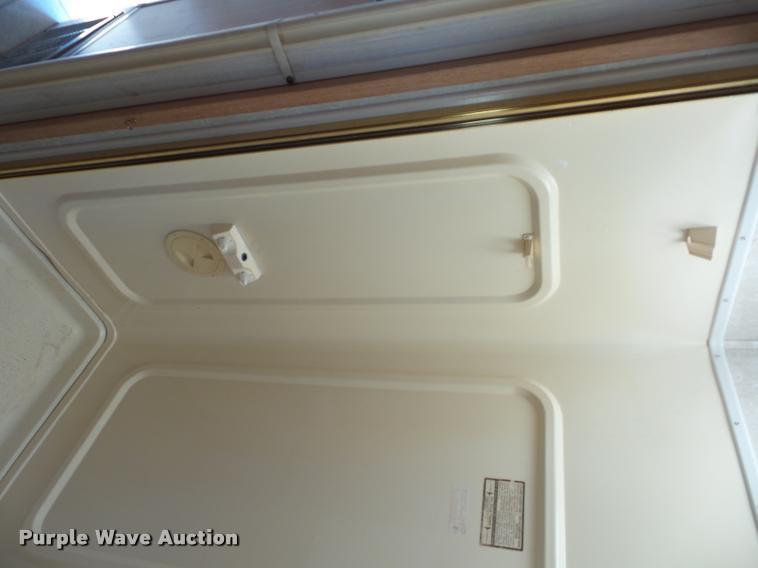 image for item L4252 2003 Ford Econoline E450 Super Duty Forest River Sunseeker RV