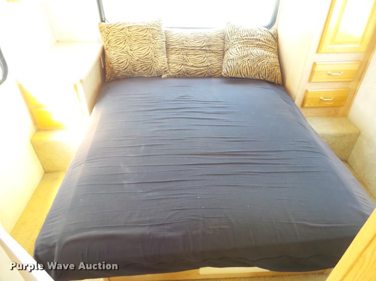 image for item L4252 2003 Ford Econoline E450 Super Duty Forest River Sunseeker RV