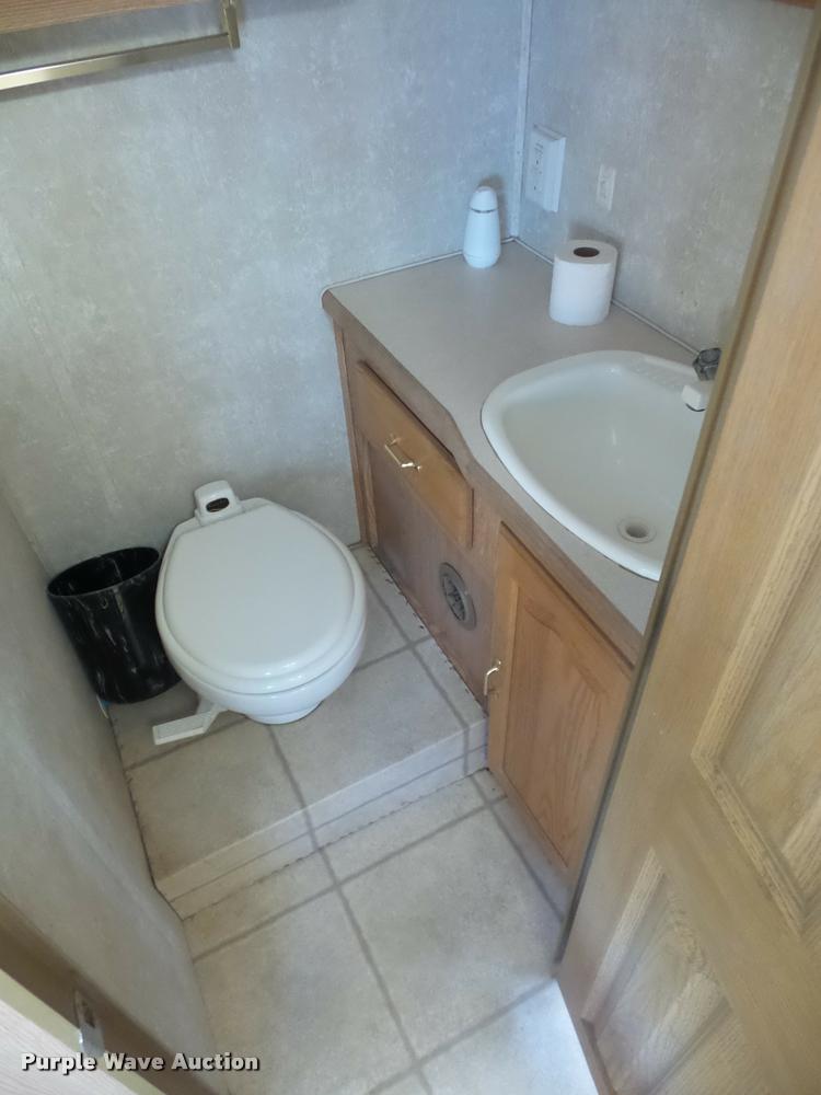 image for item L4252 2003 Ford Econoline E450 Super Duty Forest River Sunseeker RV