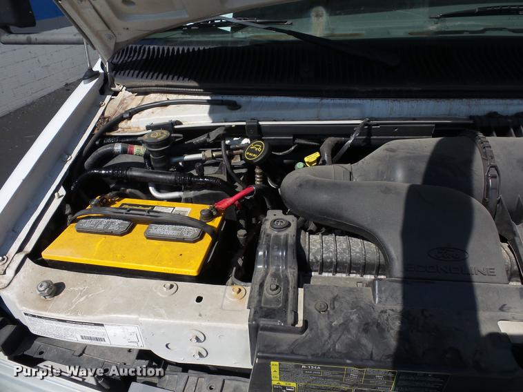 image for item L4252 2003 Ford Econoline E450 Super Duty Forest River Sunseeker RV