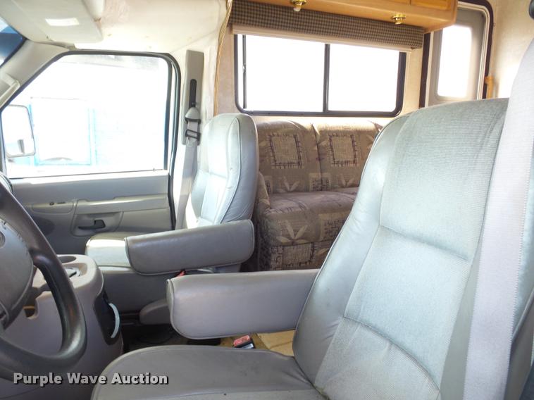 image for item L4252 2003 Ford Econoline E450 Super Duty Forest River Sunseeker RV