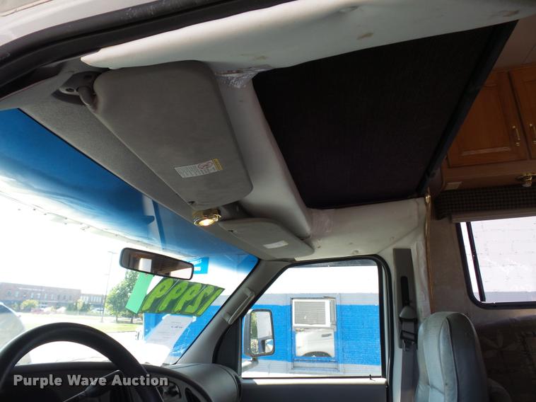 image for item L4252 2003 Ford Econoline E450 Super Duty Forest River Sunseeker RV