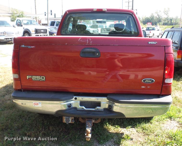 image for item L4253 2002 Ford F250 Super Duty SuperCab pickup truck