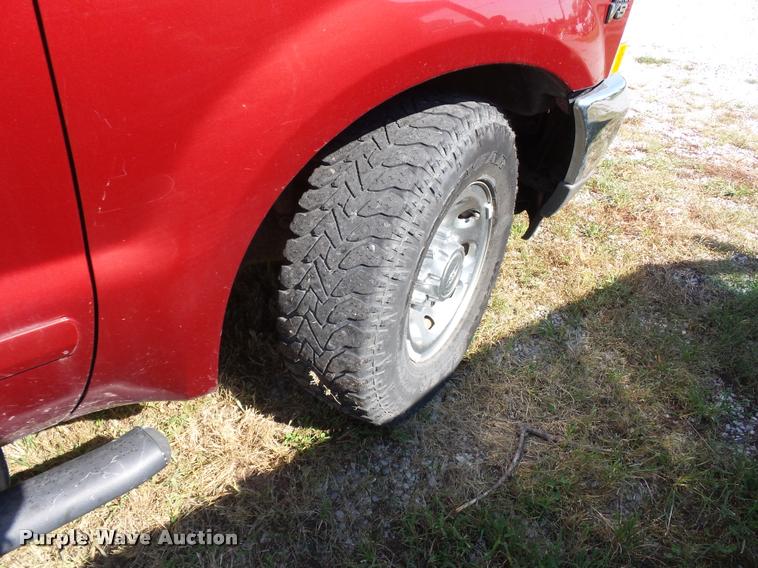 image for item L4253 2002 Ford F250 Super Duty SuperCab pickup truck
