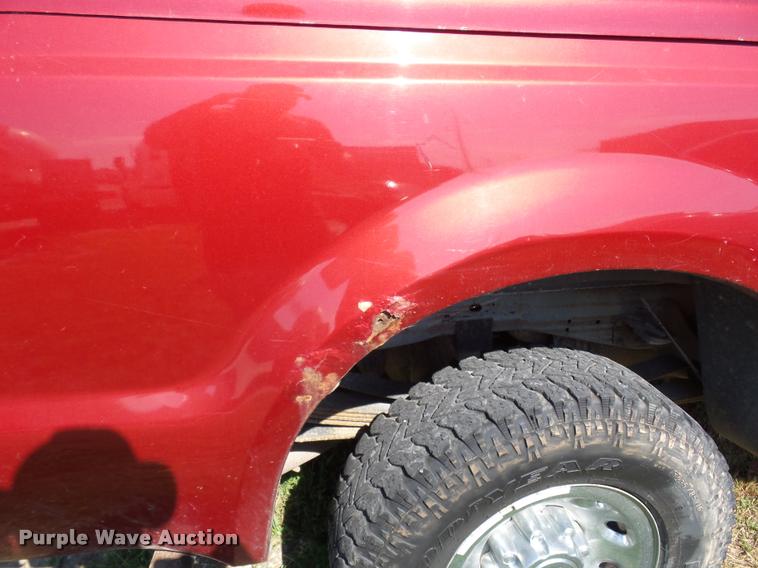 image for item L4253 2002 Ford F250 Super Duty SuperCab pickup truck