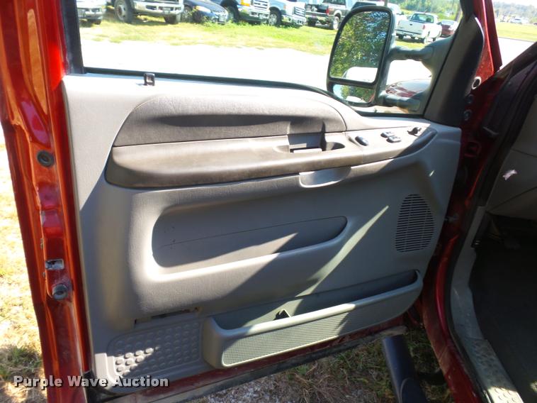 image for item L4253 2002 Ford F250 Super Duty SuperCab pickup truck