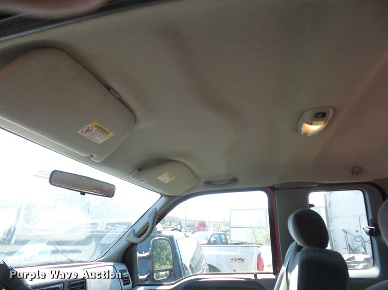 image for item L4253 2002 Ford F250 Super Duty SuperCab pickup truck