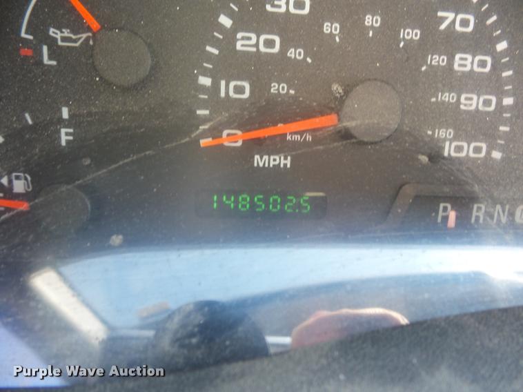 image for item L4253 2002 Ford F250 Super Duty SuperCab pickup truck