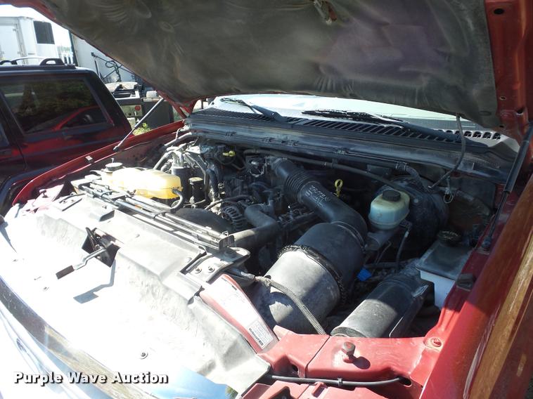 image for item L4253 2002 Ford F250 Super Duty SuperCab pickup truck