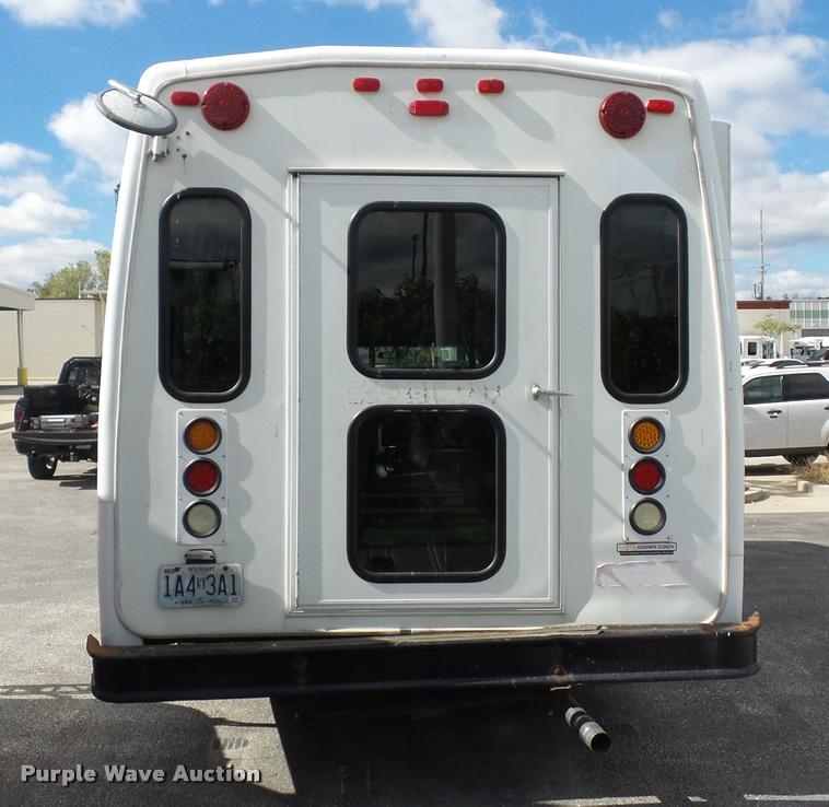 image for item L4282 2009 Ford E450 van