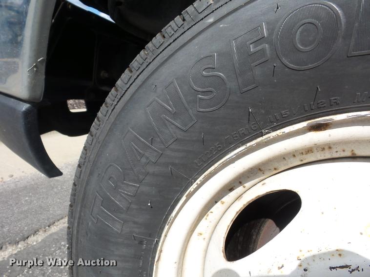 image for item L4282 2009 Ford E450 van