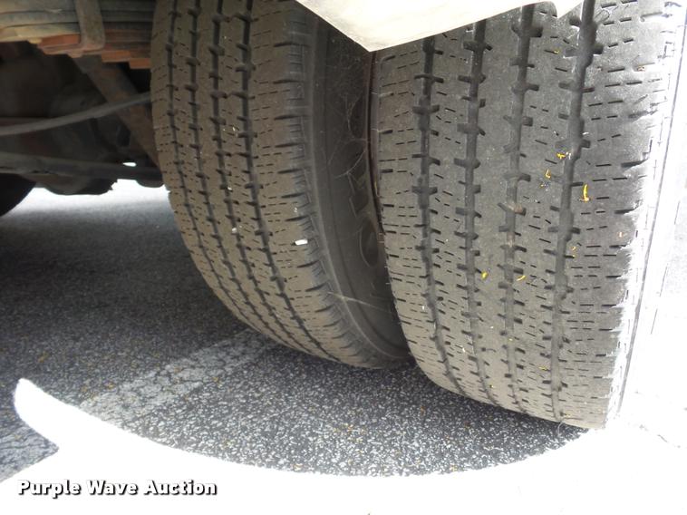 image for item L4282 2009 Ford E450 van