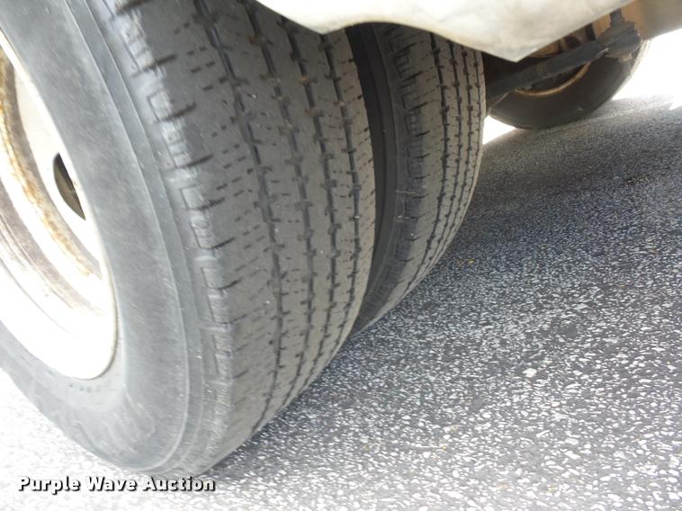 image for item L4282 2009 Ford E450 van