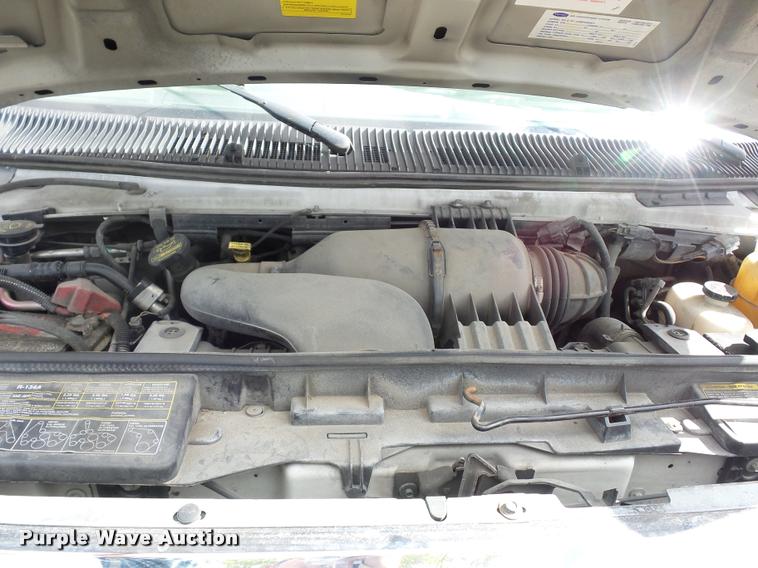 image for item L4282 2009 Ford E450 van