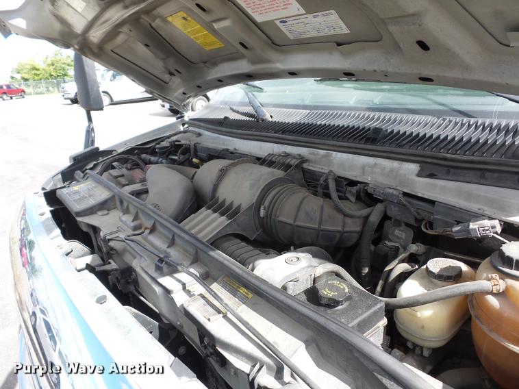 image for item L4282 2009 Ford E450 van