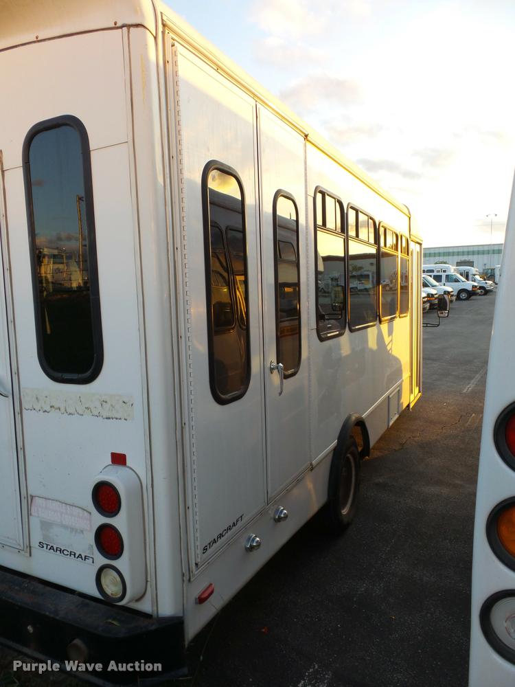 image for item L4338 2006 Ford Econoline E450 bus