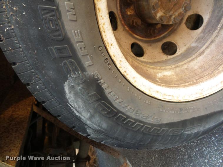 image for item L4338 2006 Ford Econoline E450 bus