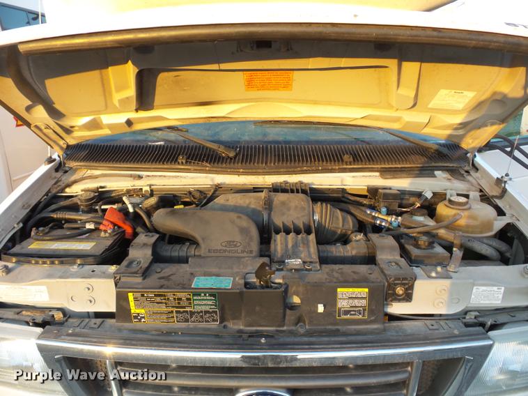 image for item L4338 2006 Ford Econoline E450 bus