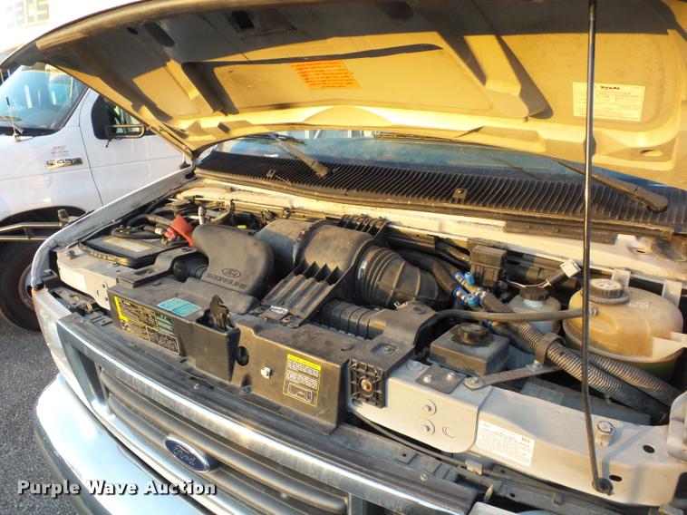 image for item L4338 2006 Ford Econoline E450 bus