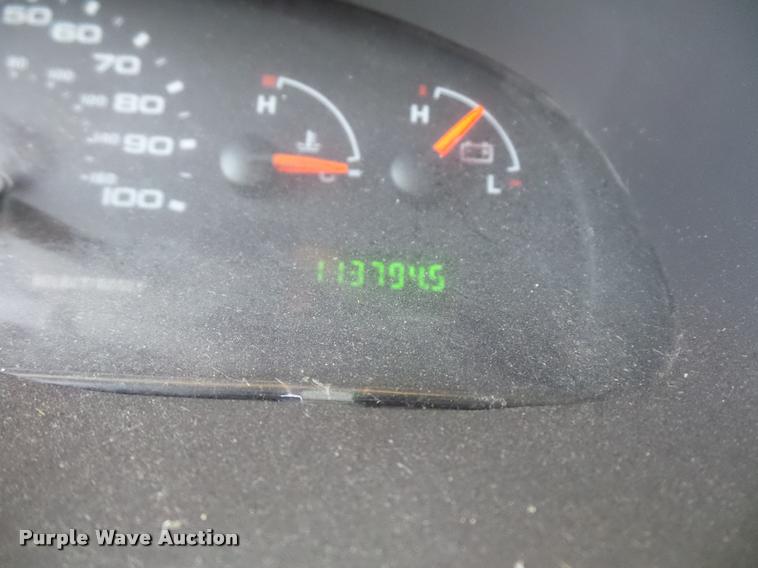 image for item L4338 2006 Ford Econoline E450 bus