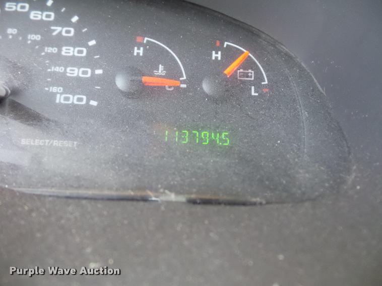 image for item L4338 2006 Ford Econoline E450 bus