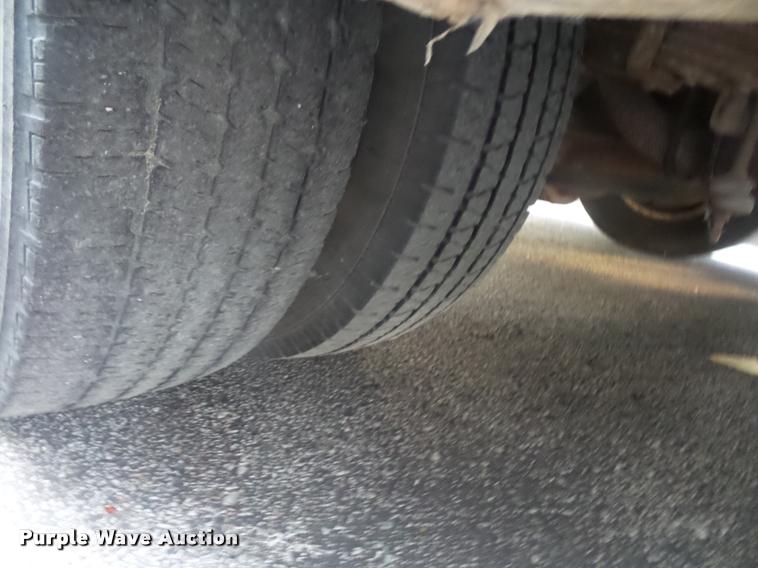 image for item L4339 2006 Ford Econoline E450 bus