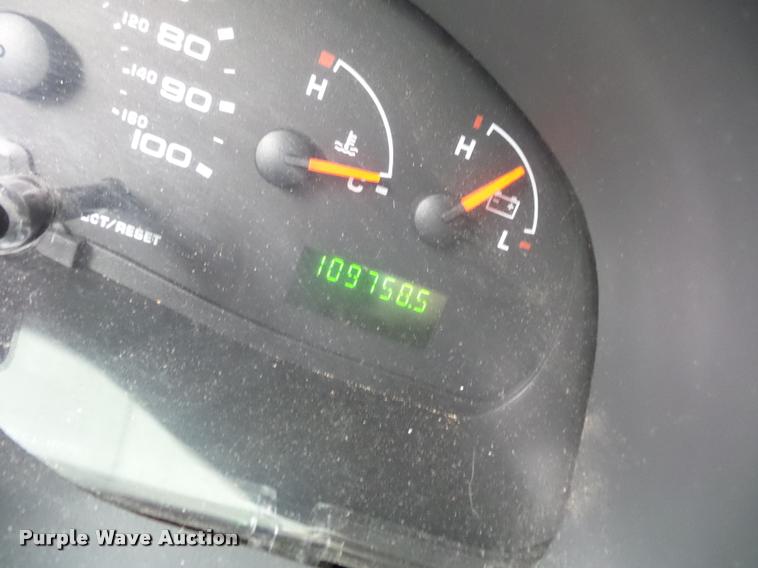 image for item L4339 2006 Ford Econoline E450 bus