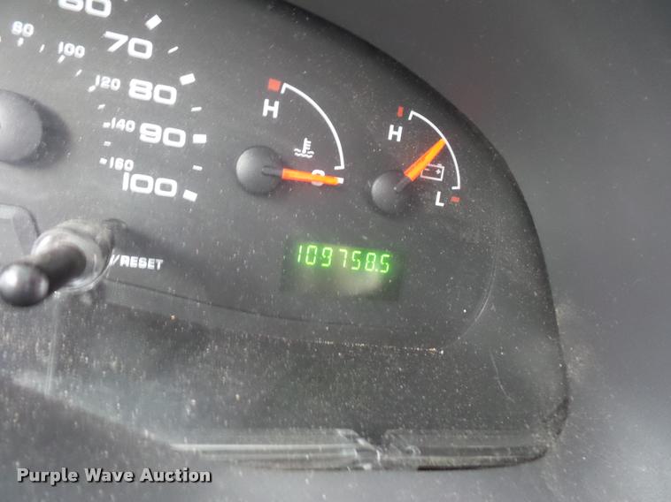 image for item L4339 2006 Ford Econoline E450 bus