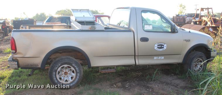 image for item L4797 1999 Ford F250 pickup truck