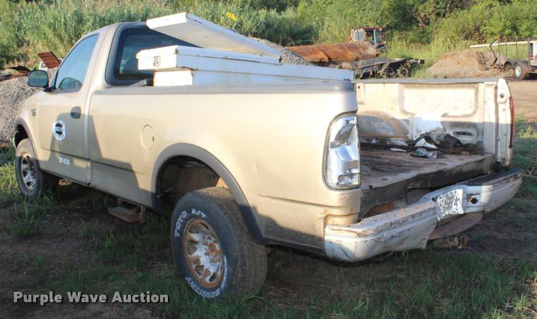 image for item L4797 1999 Ford F250 pickup truck