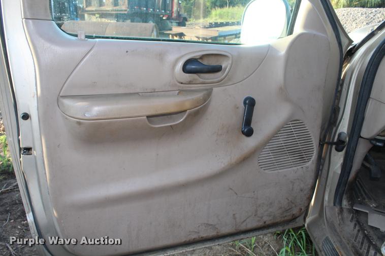 image for item L4797 1999 Ford F250 pickup truck