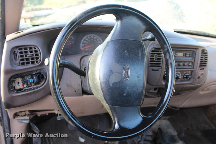 image for item L4797 1999 Ford F250 pickup truck